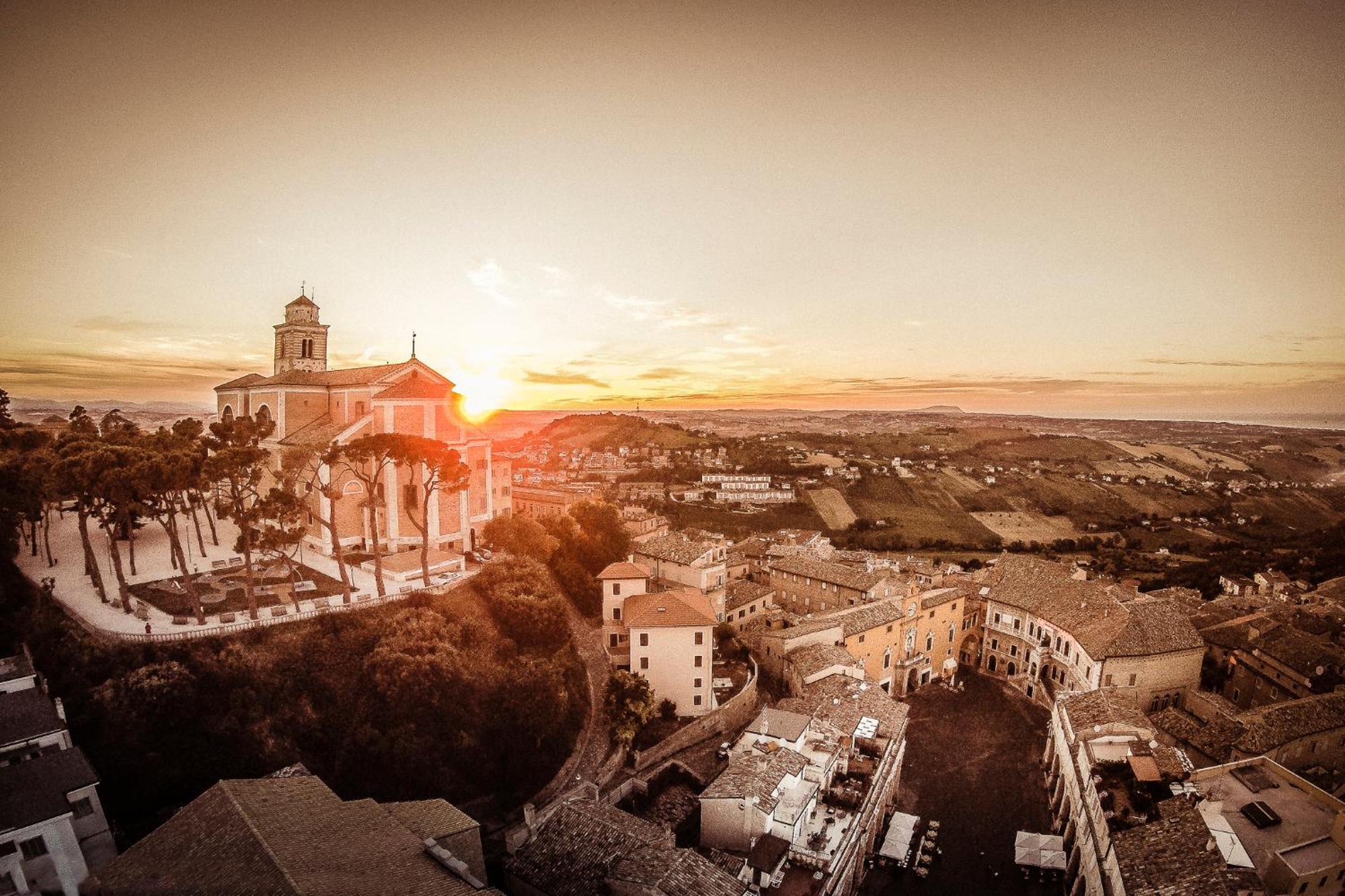 Palazzo Romani Adami Fermo Exteriér fotografie